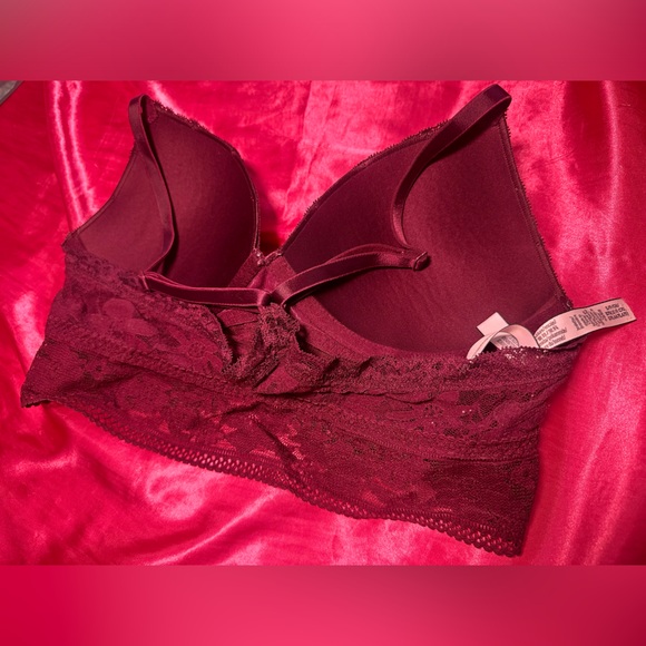 Red/maroon lace bra - Picture 2 of 2
